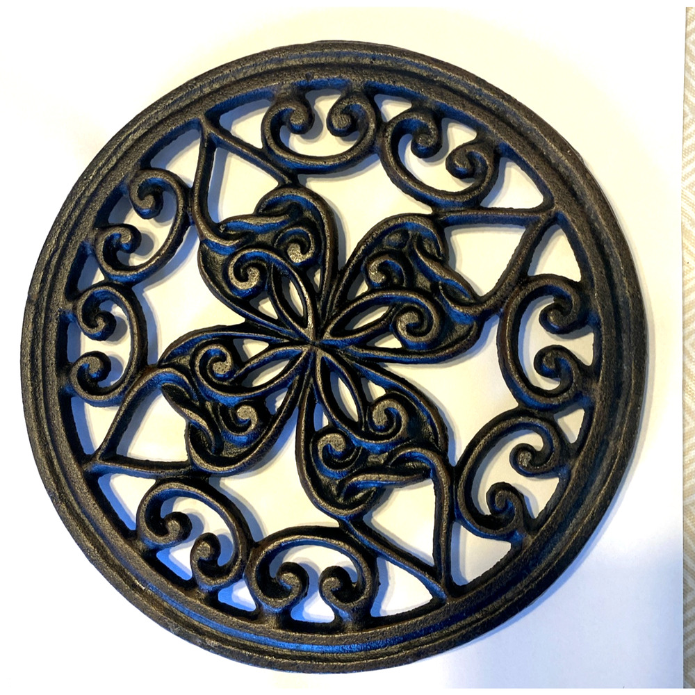 VTG Lucky Clover Shamrock Trivet / Plant Stand Black Cast Iron Celtic 7" farm